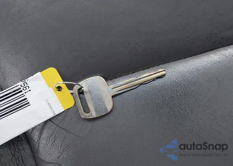 2003 Toyota Camry Le z USA, uszkodzony, nr VIN 4T1BE32K03U697561